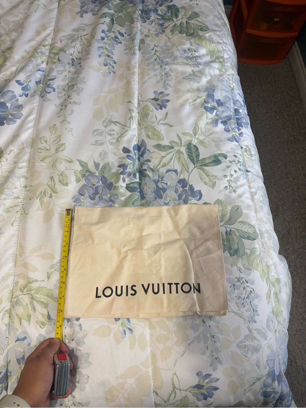Louis Vuitton Beige Logo Dust Bag f@ke